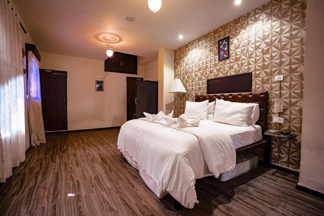Creek Hotel - Панаджи Екстериор снимка